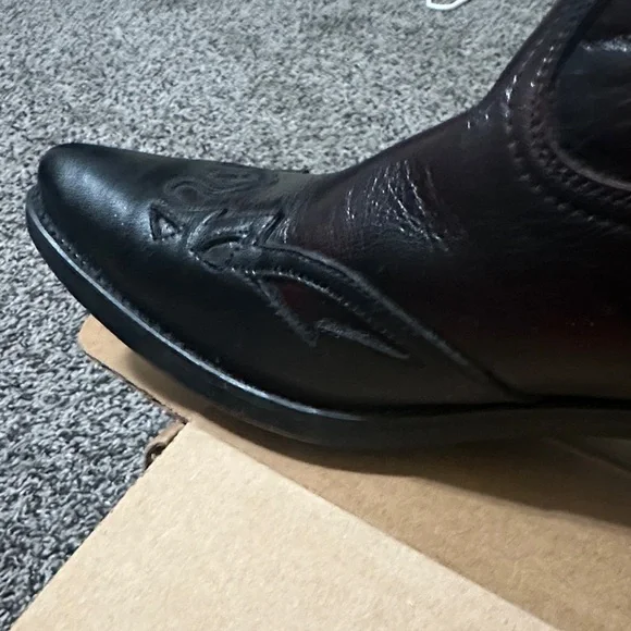 Durango Western Ankle Boots Burgundy and black embroidered Leather size 8 D - Picture 4 of 14